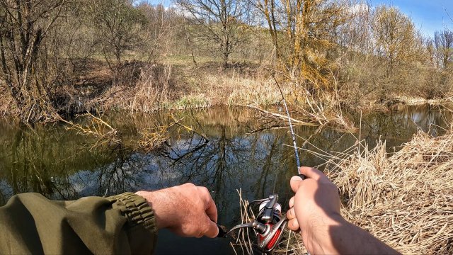 КРУПНЯК ИЗ КОРЯГ! Мормышинг в АПРЕЛЕ на ПЛОТВУ! НОВАЯ ПРИМАНКА для Мормышки