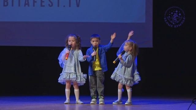 группа "Крутышки" с песней "Раз ладошка, два ладошка"