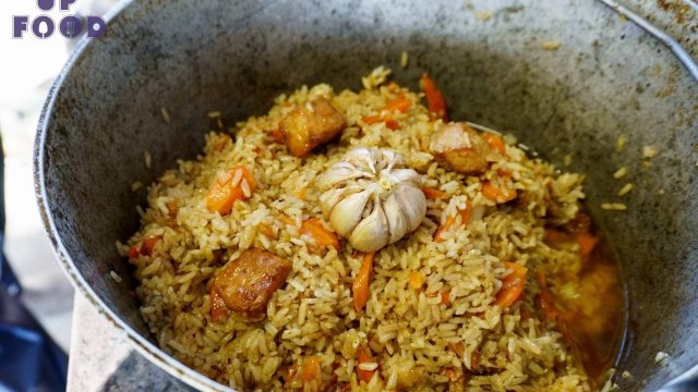 Как приготовить плов из свинины / UP FOOD