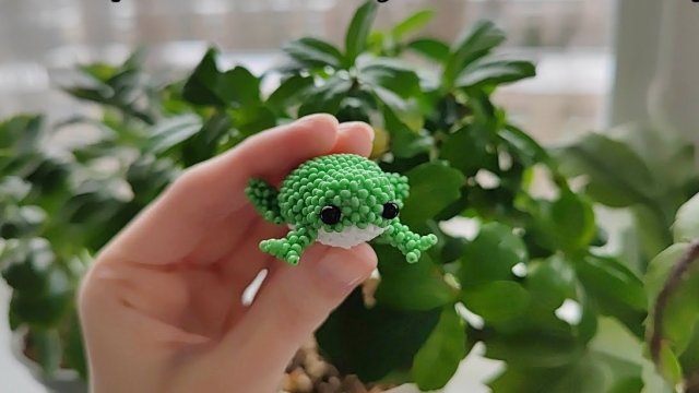 Мастер-класс Лягушка из бисера/Амигуруми из бисера