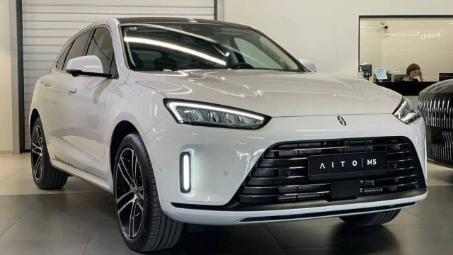 🚙 AITO M5 2025 – Новый роскошный гибридный внедорожник!