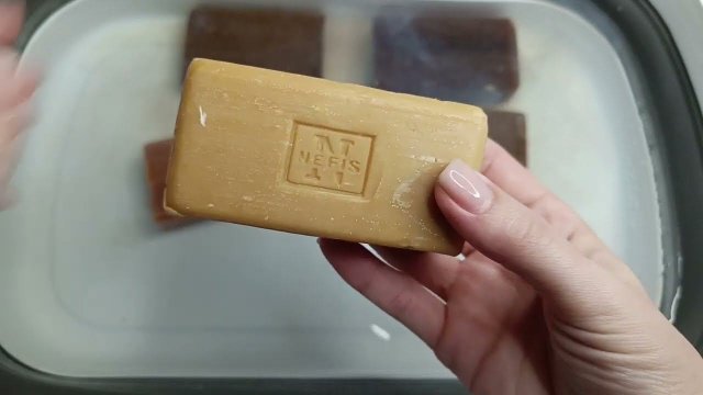 Много-много дегтярного мылаМыление