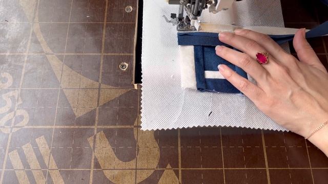 Лоскутный блок колодец из двух цветов.