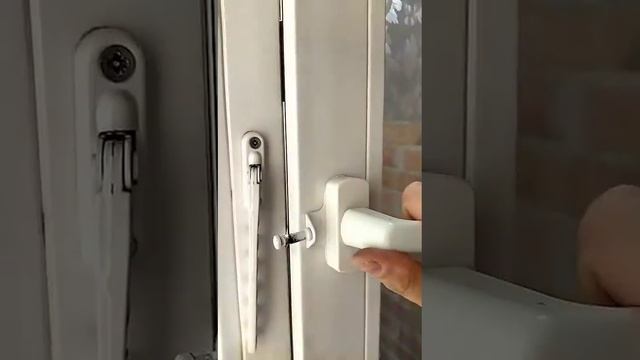 Как открыть окно или дверь на балкон. Заклинило ручку.