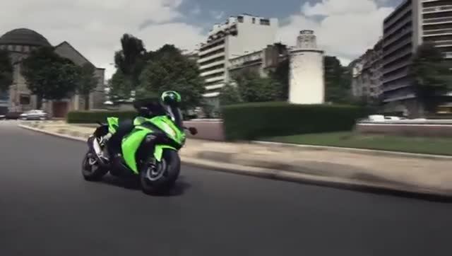 Kawasaki Ninja 300/Ninja 250 2013-2017 Official Video