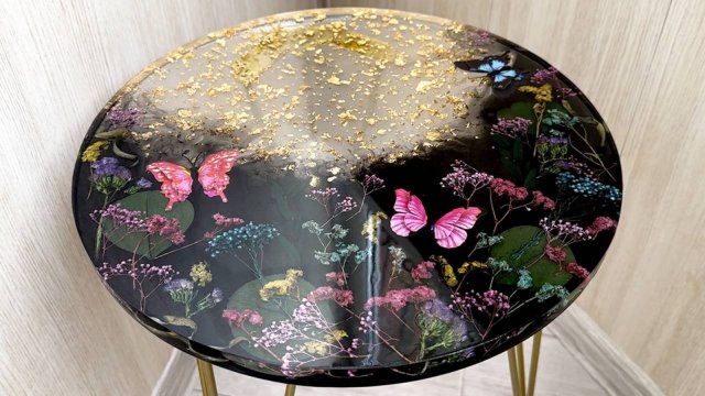 ✨ Волшебный стол из эпоксидной смолы с цветами и золотом | Своими руками