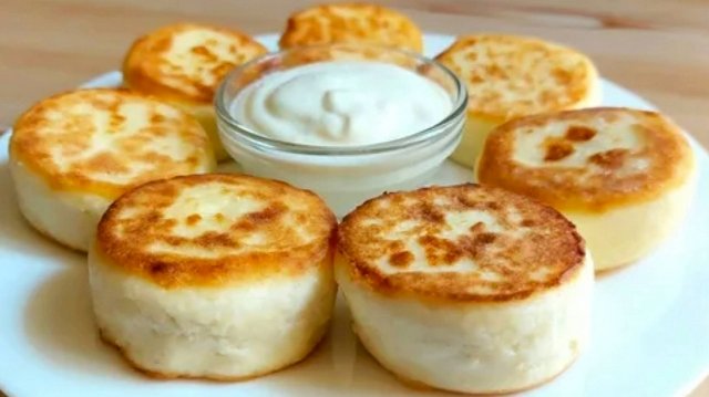 СЫРНИКИ ИЗ ТВОРОГА РЕЦЕПТ КЛАССИЧЕСКИЙ НА СКОВОРОДЕ