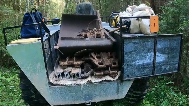 Забрали рельсу нашли ещё одну.Металлокоп в делянках.