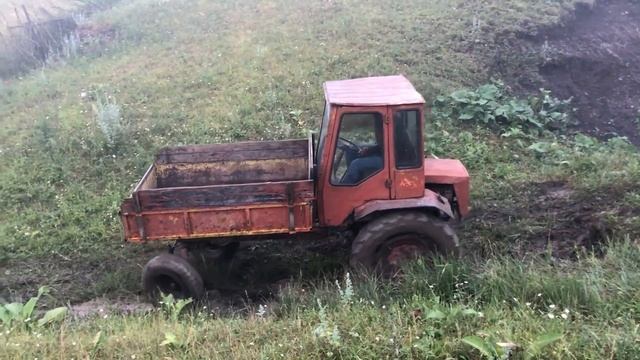 Сравнили Трактор т-16 и т-25 задним ходам