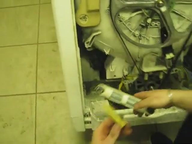 Замена амортизатора в стиральной машине вертикальной загрузкой