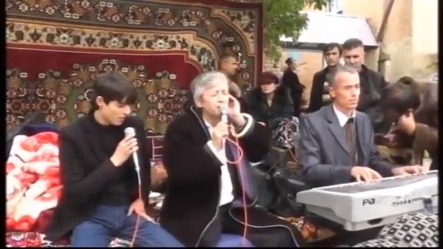 Субхон Саид ва Олим Бобоев дар туйи Эркин Одинаев