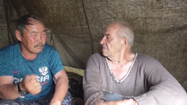 Почему эвенки оленеводы носят нож с правой стороны