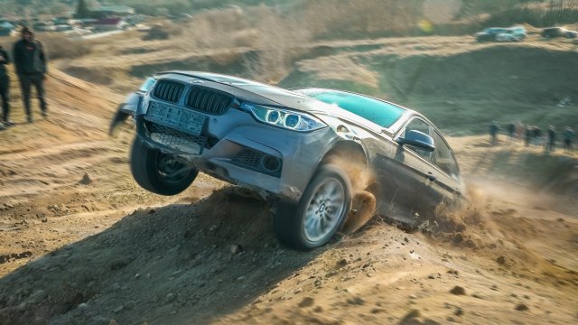МАССОВЫЙ БОЙ МАШИН! ПСИХИ разбили 8 АВТО