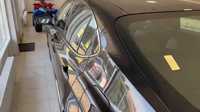 Сравнение бензиновой и гибридной версии тойота камри в новом 80 кузове!