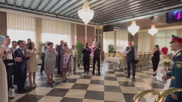 Ведущий на свадьбу