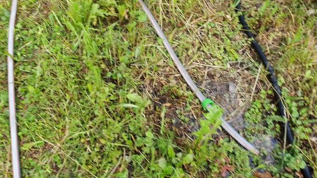 Как слить воду из бассейна без насоса