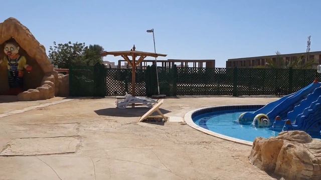 Panorama Naama Heights Resort. Обзор внутреннего дворика.