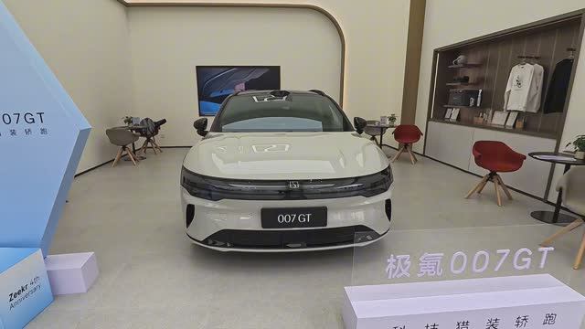 🔋 ZEEKR 007 GT 2025: Мощь и элегантность! Обзор дизайна и технологий вагона! 🚘