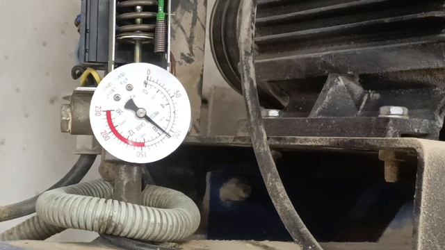 Компрессор 300 литров Remeza не накачивает 8 атмосфер , включение на слишком малом давлении