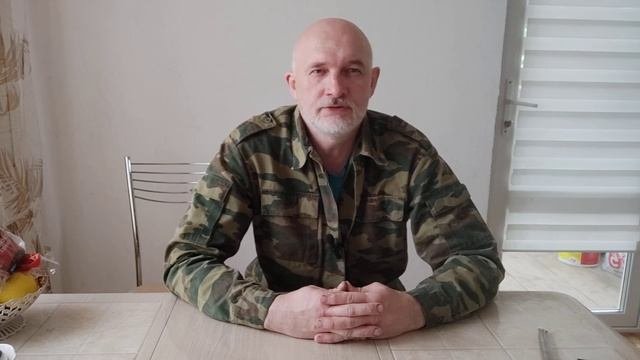 Нож с клинком из стали СРМ МАГНАКУТ.