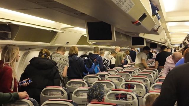 Летим в Паттайю. Самая дешевая еда во Внуково, тайский аэропорт Утапао. VKO - UTP ✈️