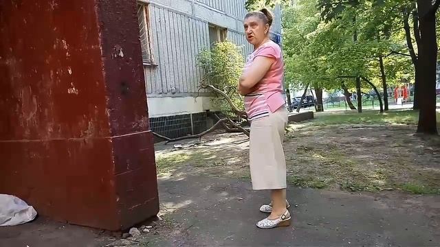 Тупая бабка