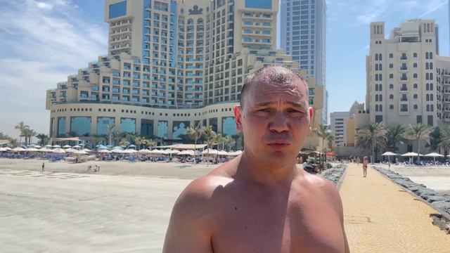 Сравниваем Fairmont Ajman  и Bahi Ajman Palace