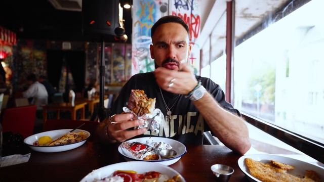 ТОТ САМЫЙ КЕБАБ на Китай городе и ШАУРМА за 600 рублей. Артем Карисалов, обзор на Ø36 Kebab