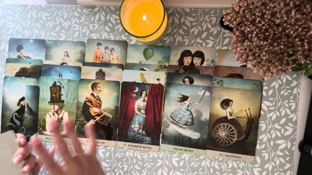 И, словно мухи, тут и там, ходят слухи по домам,а беззубые старухи их разносят по умам!🏫🔆🔭