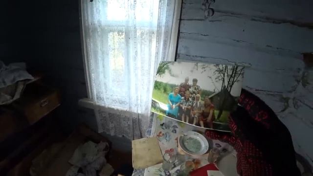 НАЙДЕННОЕ В ДОМЕ МЕНЯ ПОРАЗИЛО! Уютная заброшенная деревня на опушке леса.