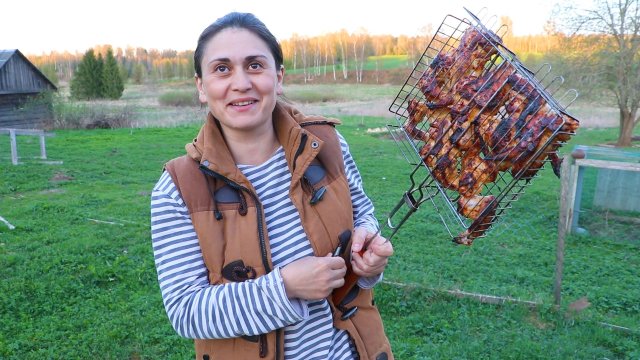 Работа спорится и на стройке и в огороде. Жизнь в деревне.