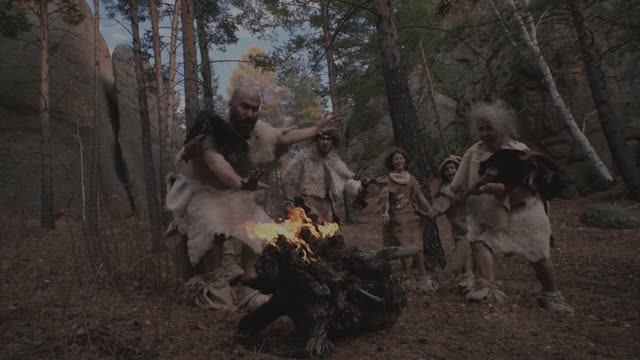 ДРЕВНИЕ ЛЮДИ