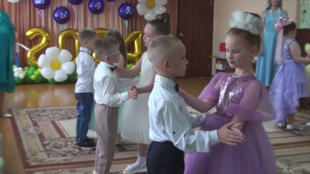 Танец под сказочную песню "Маленький принц". Выпускной утренник в детском саду.