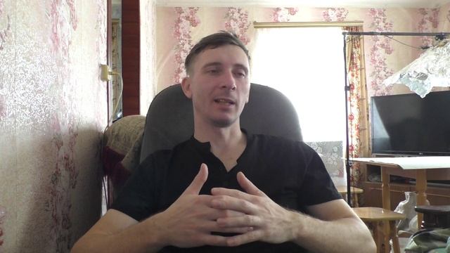 Почему открываю фильм на компьютере и он тормозит идет рывками?