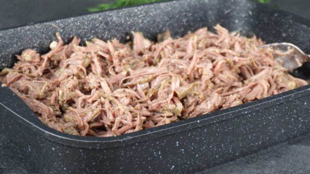 Мясо Выручайка, настоящее спасение, когда нужно быстро и вкусно накормить семью.