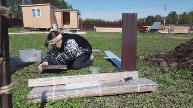 Жизнь в Деревне Затягивает, собираю остальные грядки , посадила Огурцы .