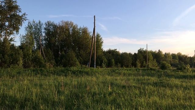 Участок у реки