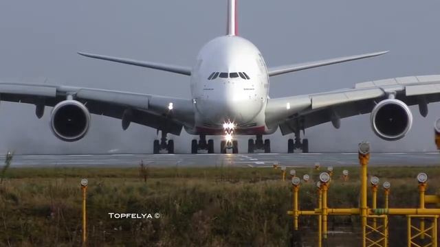Самый большой авиолайнер в мире. Аэробус-А380. Посадка.