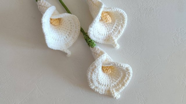 Мастер - класс крючком // Вязаные цветы крючком // Калла из пряжи // Вяжем крючком цветы