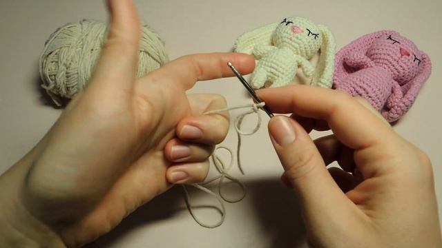 Кольцо амигуруми, простой способ вязания  Уроки по вязанию крючком для начинающих