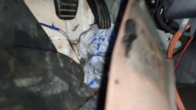 Замена радиатора отопителя салона Рено Логан-2