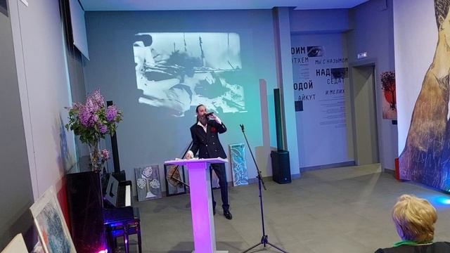 ОЛЕГ ПОПОВ. ПЕВЕЦ ." В ПАРКЕ ЧАИР"