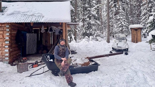 УСТАНАВЛИВАЕМ НОВУЮ ПЕЧЬ В БАЗОВУЮ ИЗБУ.СТАРУЮ ИЗБУ ПЕРЕДЕЛЫВАЕМ В ГАРАЖ