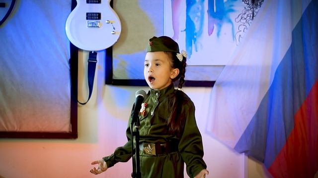 ДЕНЬ ПОБЕДЫ!!  АМЕЛИЯ 6 ЛЕТ .