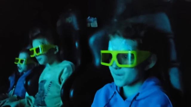 VLOG Катя и дети в 7Д кино. Делаем много домашки с Алисой
