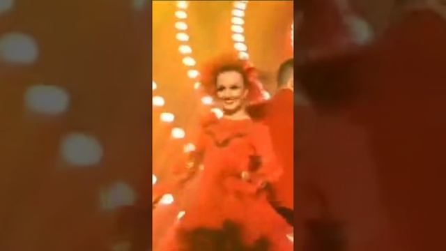 Туган конен белэн. Данир Сабиров жырлый. Искиткеч мату