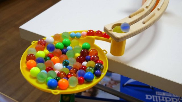 ДЕТСКАЯ ГОРКА ДЛЯ ШАРИКОВ ВИДЕО МУЛЬТИКИ ДЛЯ ДЕТЕЙ ДЕТСКИЙ КАНАЛ ИГРАЛКИ-ЗАЛИПАЛКИ