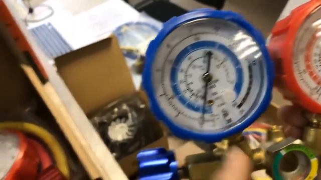Выбрать манометр для заправки холодильника фреоном? С