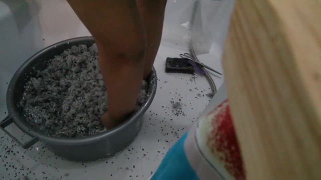 Замачиваем жидкие обои