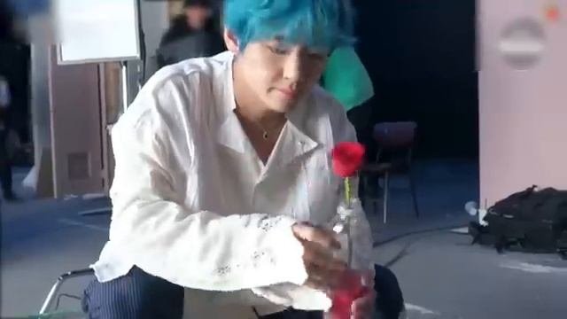 Как живет Ким Тэхён (Kim Taehyung) и сколько он зарабатывает